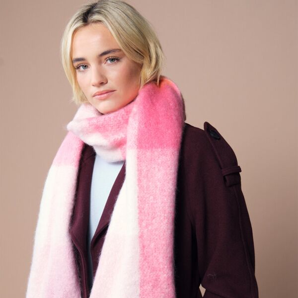 Fluffy check scarf Thumbnail